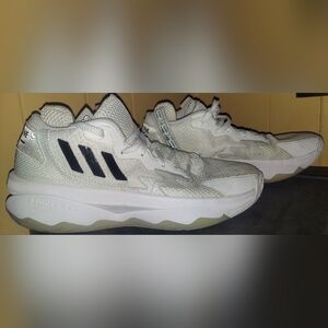 Adidas Dame 8 Admit One Cloud White  Mens Size 8.5